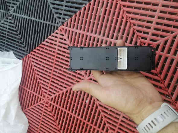 السلام عليكم عندي هاي القطعتين ما اعرف مال يا سياره سعرهن15
للاستفسار***********
