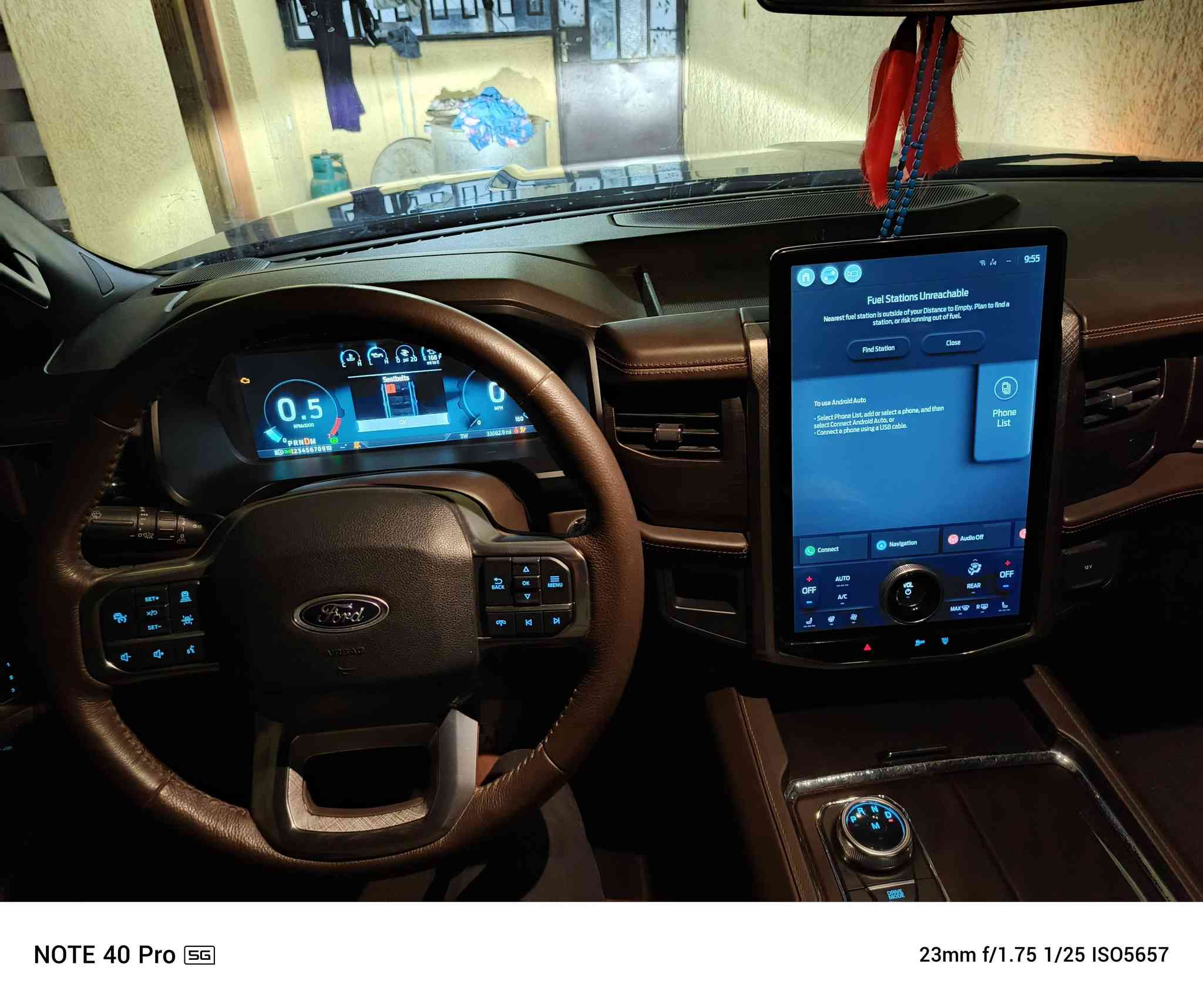 FORD EXPEDITION KING RANCH2022
مواصفات 
1KING RANCH 1\1فول اعلى فئه 
السعر360 وبيه مجال للشراي
1_ماشيه40
2رادارات كامره 360 
3 كشنات جلد تدفئه تبريد كهربائيات 
4 استيرن ميموري 
5 تحكمات استيرن 
6 عداد دجتل متغير الالون حسب المود
7 سبع موادت سياقه 
8 السياره مختمه بالكامل كنك 
9 سبع راكب ملكي  
10 تخم تاير جديد 
11 بنوراما
الأستفسار الرقم ***********
