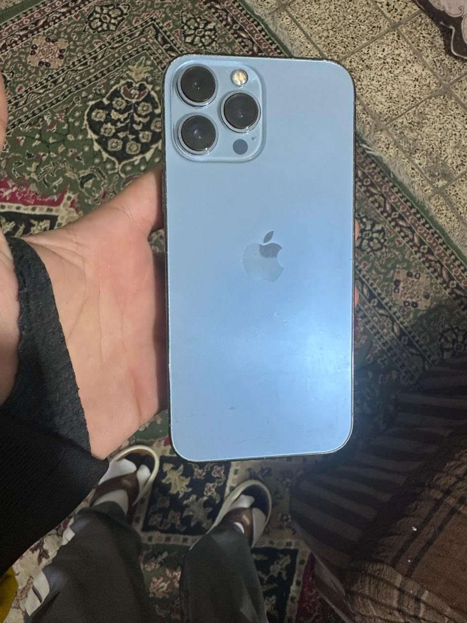 ايفون ١٣للبيع مفتوح تخطي ومبدل شاشه وبطاريه وكامرات. ذاكره٢٥٦ بطاريه٨٥ سعر٣٢٥وبي مجال بكاني شعب رقمي***********
