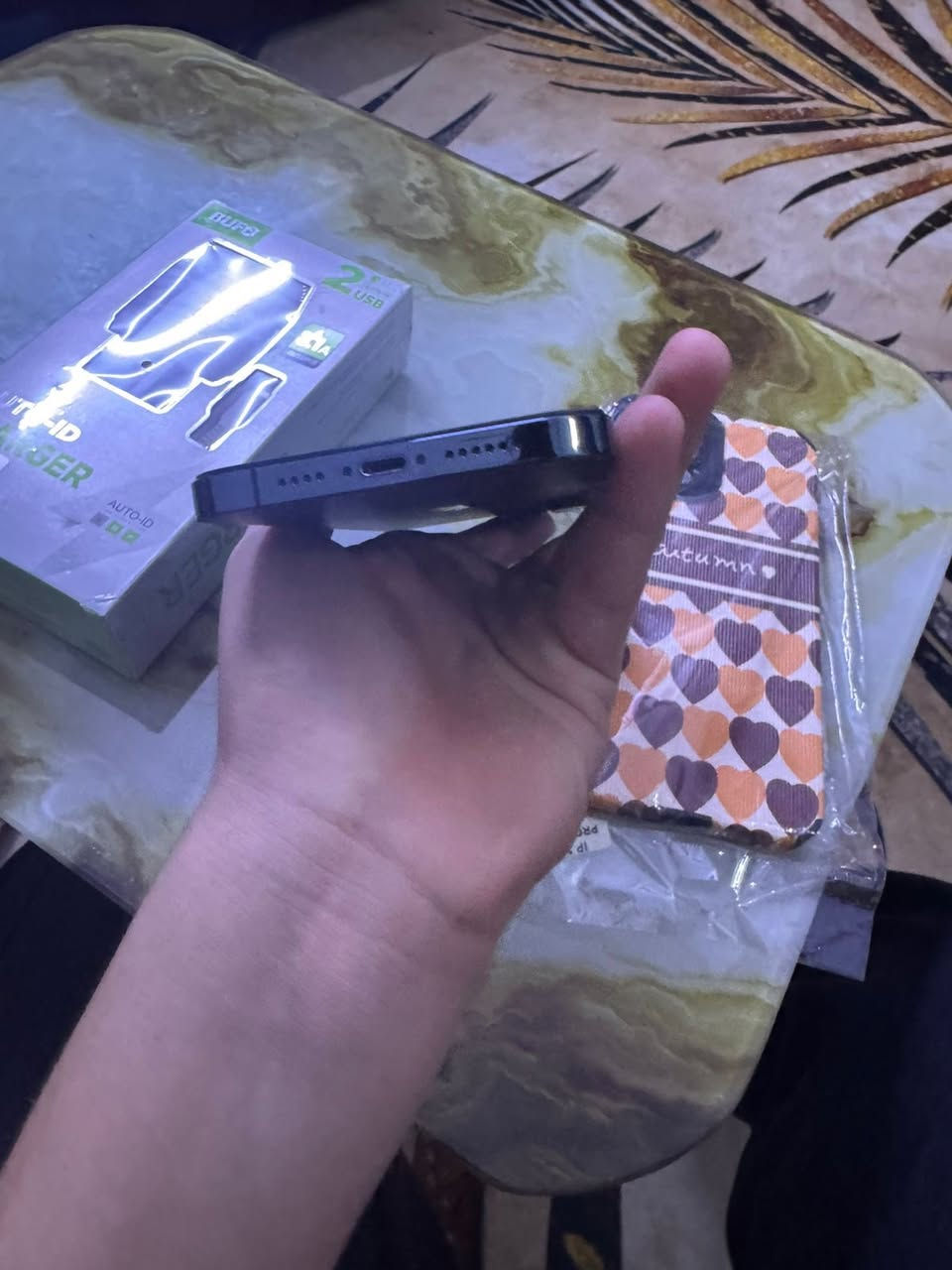 السلام عليكم اخوان عندي ايفون 12 برو ماكس كلش نضيف نضافة لا يعلا عليها او بل حقيقة بعد احلة كلشي ما بي ذاكرة 256  او ال بطارية 75 بلاددددددً. ما تصرف شحن نموذج m شاصي كلش نضيف الجهاز كلة شغال صوت صورة فيس إيدي كامرة رجاج فلاش كلة شغال مبدل فقط شاشة اصلية سعررررررررر 350 فقط سعر جداً مناسب مكاني بغداد الرصافة 
رقم *********** او بي واتساب هم خابرني او تدلل
