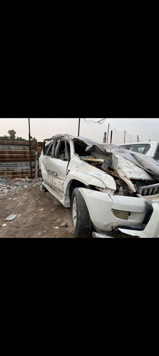 برادو مكلوبه للبيع السعر 70ورقه مكاني بغداد الشراي يتصل ***********
