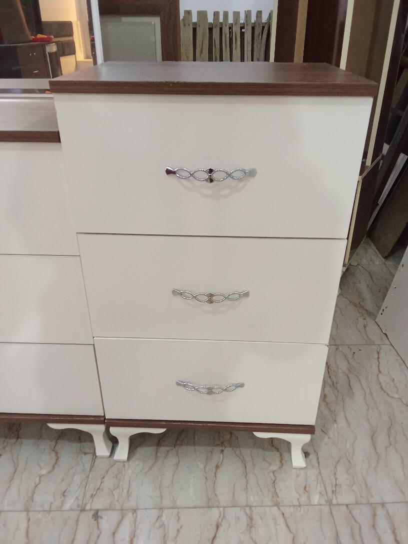 غرفة نوم 8 قطع تركي شرط النضافه مع دوشك كركوك, العراق


**إذا كنت صاحب هذا الإعلان وتريد حذفه لأي سبب، رجاءا أرسل رسالة إلى الدعم الفني**