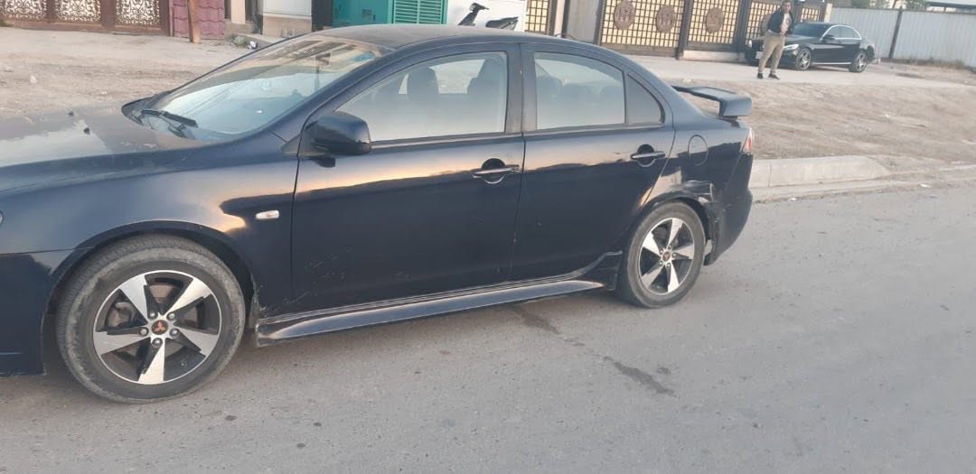 لانسر قرش 2013 محرك 2400 تو ويل
فول مواصفات عدا الفتحه بصمه تشغيل بصمه بيبان شفتات ستيرن رقم بغداد مميز (11660) باسمي  سنويه لل ٢٩ 
  حادثهه  ضربه جاملغ خلفي خفيف بدون دواخل مصبوغه للجماليه لونه نيلي 
   كيرها مكفول مكينتها مكفوله تبريد ثلج 
 مكانها بغداد السيديه  رقمي ***********
