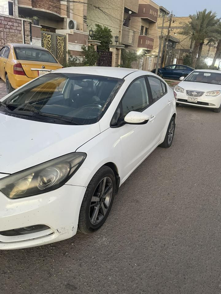 سيراتو ٢٠١٤ مكفولة بدون قطرة صبغ كاملة بدون اي نقص
بيع او مراوس بيكم نيفارا 

***********
