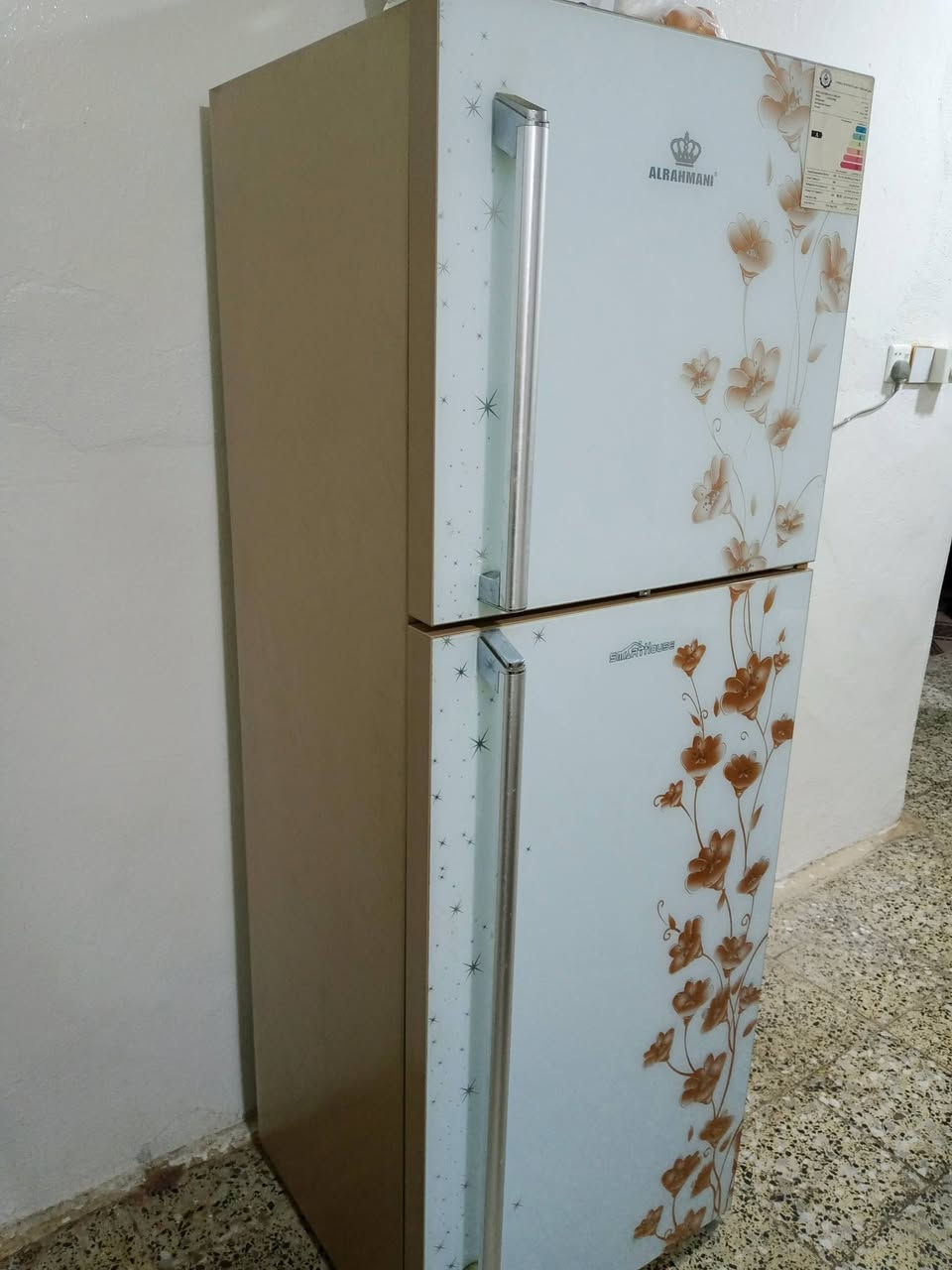 ثلاجه ALRAHMANI مستخدم للبيع سعر 250 الف وبيها المكان كرمليس
رقم:***********
