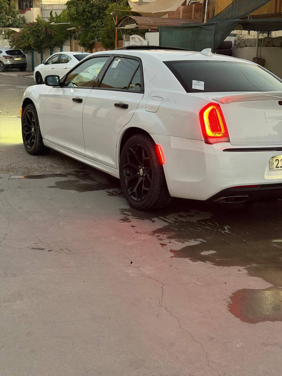 السلام عليكم
سعرها 195ورقة. 
كرايسلر اوباما 300s فول فول
موديل 2018 ✅
فئة s فول مواصفات للاخير
سيارة ماشية 136 الف ميل 
سيارة جديدة بمعنة الكلمة 
بل واقع احلا من صور بالف قاط.
سيارة كلين حادثها بل عراق 5 قطع
سونر موجود عندي
مواصفات👇
تو يل,✅ محرك 3600
تشغيل عن بعد ⭕
شفتات بستيرن + كشن حار 
دمام خلف  + بانورامة فتحتين
نظام صوت بيتس
رقم سليمانية دولي سنوية جديد هزا براد كلة جديد
بشرط تحويل   
ويل 20 اصل
تايرات جديد بل كارتون حدادية باتري منضومة زنون كلشي بيها جديد  
مكان سيارة كركوك
الاستفسار الاتصال على
***********📞
بيها واتساب
