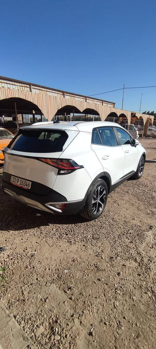 سلام عليكم 
للبيع سبورتج خليجي موديل 25
ماشيه 6الف فقط 
وضع الشركه بحاله الزيرو 
رقم اربيل الدولي تحويل مباشر 
العنوان بابل قضاء جبله ***********
