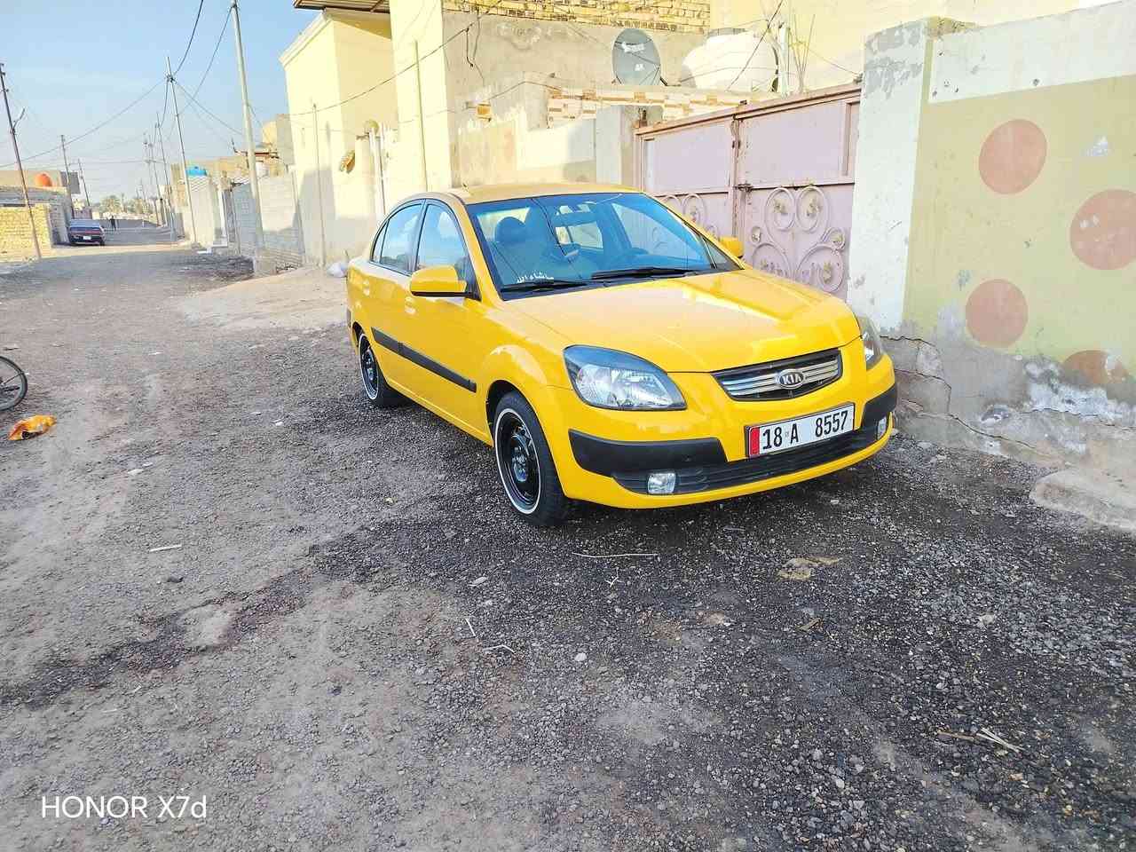 السلام عليكم كيه ريو للبيع موديل ٢٠٠٨ السياره مكفوله مكينه كير حدادي تخم تاير كله جديد مكينه ستميه بسمي شرطة التحويل مصفره هيئه غرامات هزه جديده مكان السياره ديوانيه السعر ٧٨وبيهه مجال غير متواجد عل الفيس اتصال ***********
