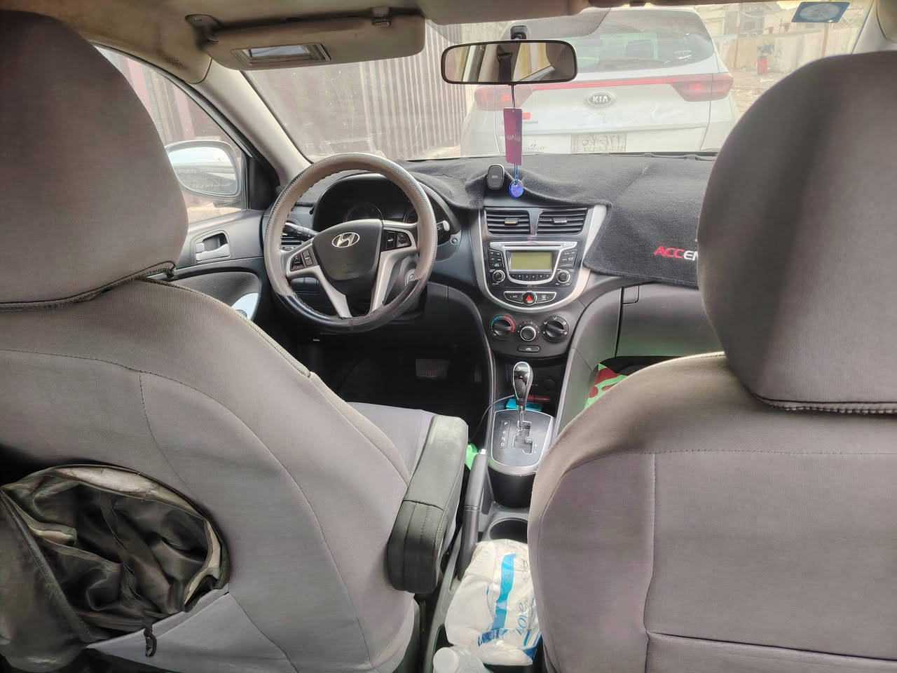 اكسنت موديل ١٤ مكينه ١٦٠٠ باسمنا ماشيه ١٣٠ الف كيلو  خليجي مكانها دوره بيها قطعتين صبغ رقم انكليزي
***********
