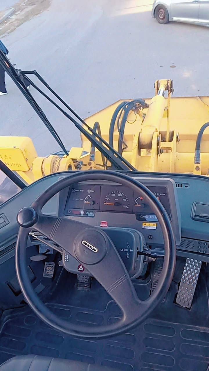 شفل كوماتسو حجم ١٠٠ اربعه سرندر
للبيع ،، بغداد الكاظميه ،، ***********
