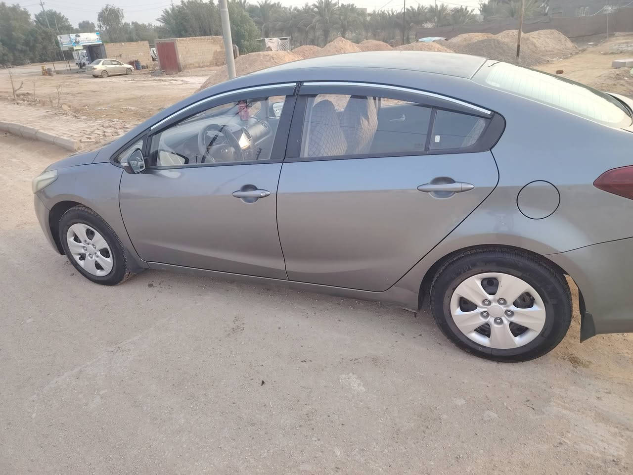 سيراتو 2017 رقم مثنى حره بأسمي
بيها رشة صبغ بالباب الخلفي والدوسه تخم تاير سنويه مجدده 31 كير محرك شرط منظومة تبريد جديده السعر 130 وبيها مجال

***********
