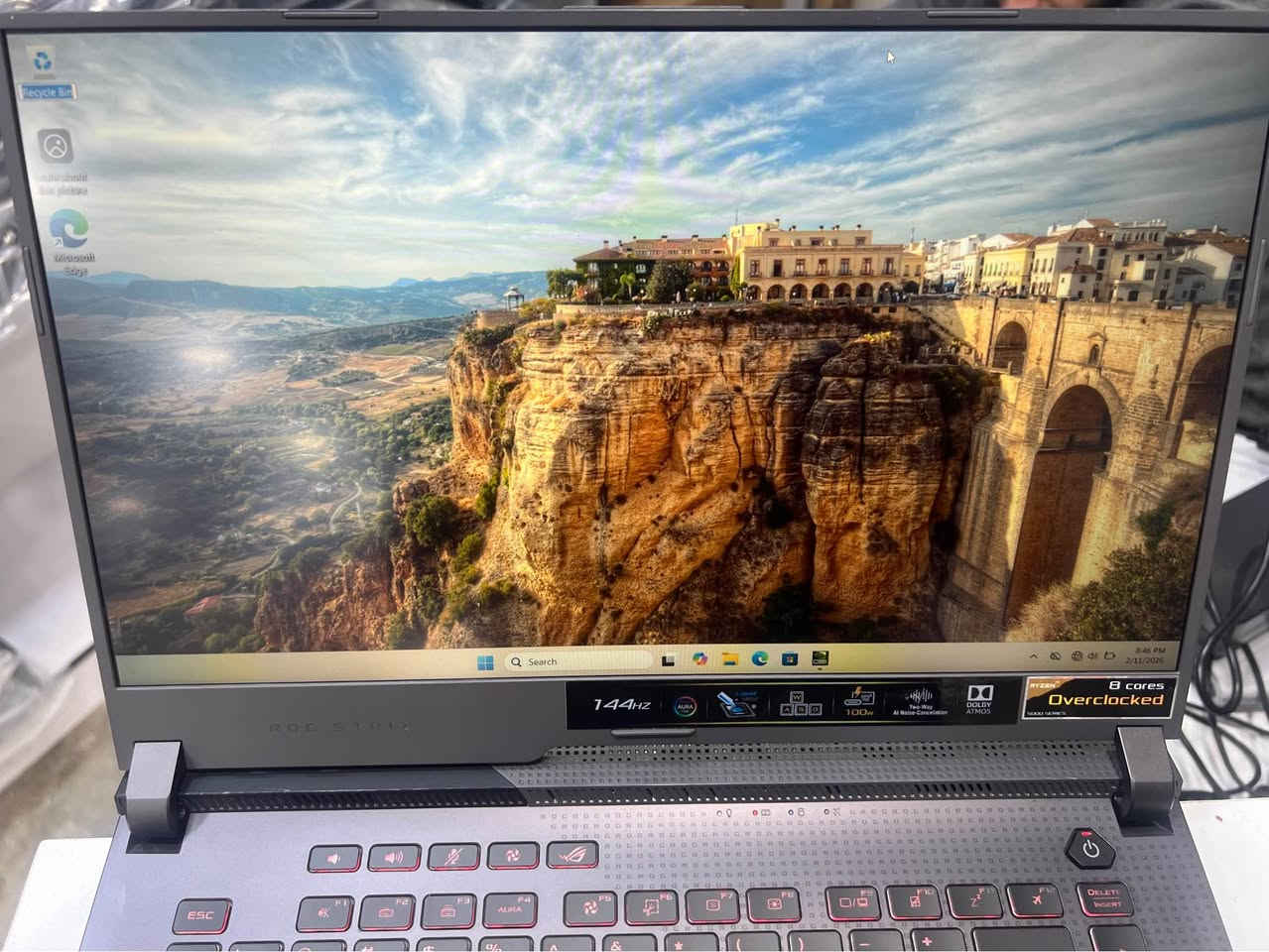 Asus ROG Strix G15
إذا تريد لابتوب كيمنگ صدگ يعتمد عليه ويشغل أحدث الألعاب بدون تقطيع… هذا خيار قوي 👌🎮

المعالج Ryzen 9 5900HX أداءه عالي جداً سواء ألعاب أو مونتاج أو برامج ثقيلة.
وياه RTX 3060 6GB (130W) يعطيك فريمات ثابتة وأداء حقيقي للكيمنگ.
شاشة 15.6 FHD 144Hz فرقها واضح بالسلاسة، والكيبورد الضوئي الأحمر مع الإضاءة الجانبية يعطي شكل وهيبة كيمنگ 🔥

المواصفات:
 • Ryzen 9 5900HX
 • RAM 16GB DDR4
 • SSD 1TB
 • RTX 3060 6GB 130W
 • شاشة 15.6 FHD 144Hz
 • كيبورد ضوئي أحمر بعدة درجات
 • إضاءة جانبية
 • WiFi 6

الجهاز نظيف كلش
ضمان شهر كامل
يجي ويا الشاحن
تغليف مرتب
توصيل مجاني

💰 السعر: 850$

📍 أربيل – شارع سلطان مظفر -قرب المحافظة
📞 ***********
🕙 الدوام من 10 الصبح للـ5 العصر

📩 راسلني أساعدك تختار لابتوبك صح حسب استخدامك وميزانيتك

إذا تحب أكتبلك كابشن أقصر حتى ينزل يم الصورة مباشر هم أجهزه لك 👌🔥 أربيل, العراق
