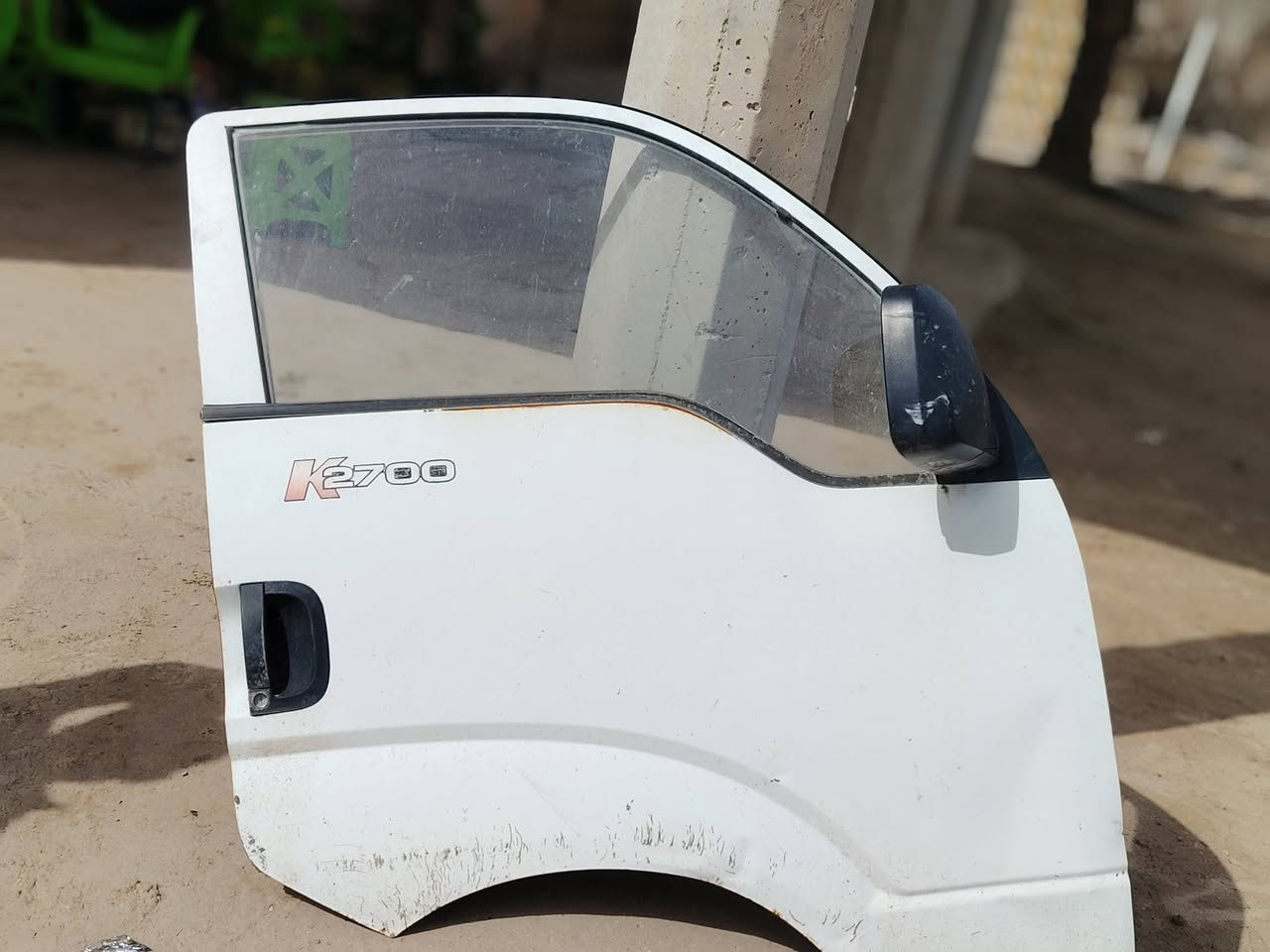 سلام عليكم باب بنكو 2700 \2012 شرط الفحص سونار لا صبغ ولا تصليح كامل ***********/***********
