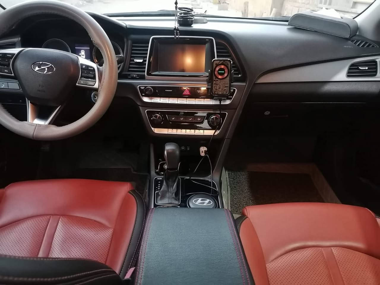 🚗 للبيع: هيونداي سوناتا 2019
📍 مكان السيارة: كربلاء
📞 للتواصل: ***********
💰 السعر: 123 ورقة – قابل للتفاوض
📊 المسافة المقطوعة.. 68 مايل 
🛠️ المحرك: 4 سلندر – 2400cc GDI

⚙️ المواصفات:
• شاشة وسطية 
• كاميرا خلفية 
• تحكمات ستيرن
• رادار جانبي
• نقطة عمياء
• ويل كب
• كشنات جلد
⚠️ أضرار السيارة:
• وارد أمريكي
• حادث أمريكا: الجاملغ الخلفي سبغ  والباب الخلف السايق مبدل وباب السايق مصبوغ بدون ضرر.. 
• حادث العراق: البنيد مبدل

📌 تفاصيل إضافية:
• رقم السيارة كربلاء
• لون السيارة أسود
مداور ثاني يوم السنويه 2026 سقطة...
