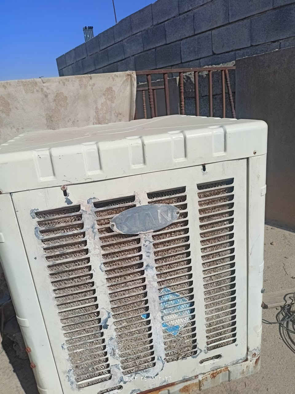 مبردة كيان حجم 2 ونص نظيفة بس ينقصها غطاس السعر 65  مكانها حي السماح 
***********
