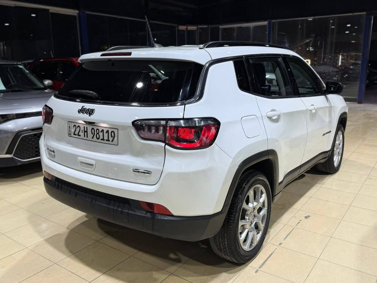 #المركبة : #جيب #كومباس موديل 2022 لون ابيض
#الضرر : صبغ جاملغين وبنيد
#الموديل : 2022
#الرقم : مرقم اربيل الرقم الحديث ( تحويل او وكالة )

#المواصفات :

▪️السيارة : جيب كومباس
▪️المحرك : 2400 (اربعة سلندر)
▪️الموديل : 2022
▪️حجم الويل: ويل كب حجم 19
▪️غرفة السيارة : جلد اسود مع تطعيم اصل
▪️لايتات اصفر مع كشافات دعامية زينون
▪️بصمات عدد 2 للأبواب مع بصمة تشغيل
▪️رادار امامي مانع تصادم
▪️كامرة خلفية دوارة مع الستيرن اصل
▪️تبريد قطعتين امامي وخلفي
▪️رادار جانبي ( نقاط عمياء ) بالمرايا الجانبية
▪️شاشة الدشبول حجم كبير للتحكم بأيعازات السيارة
▪️سستم صوت
▪️سايد بريك دكمة
▪️تشغيل عن بعد
▪️تحكم ستيرن جهتين بلوتوث وحاكية وكروس سرعة وتحكم صوت 
▪️نظام ABS مانع انزلاق

السعر المطلوب : 150 ورقة مع المجال 
 
الاتصال على : ***********
مكانها نجف حي المعلمين
