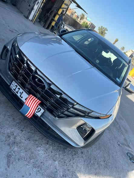 سلام عليكم. 
هونداي توكسان سلفر 2024 وارد امريكي 
سيارة ماشية 32ميل  بعدها جديدة    
السيارة نظيفة  جداً. مكفولة كير ومكينه صور حادثها مرفقة بالمنشور  حادث بدون شواصي ولا لغود  فقط بنيد مبدل ومصبوغ يعني السيارة قطعة وحده     
مكينة 2500 gdi نظافة 100٪ مكفولة هية والكير 
مواصفات فول عدا الفتحة 
بصمة 
شاشة كبيرة 
كامرة دوارة
جنطة كهرباء
بصمة ابواب اشارة ترحيب عند الاقتراب
تحكات تبريد والشاشة  لمس 
تحكمات استيرن 
تحديد مسار 
قيادة ذاتية 
كروز سرعة 
راداد امامي وخلفي توقف ذاتي عندمرور اشخاص او عجلات 
مانع انزلاق 
كشنات كهرباء 
كشنات تدفئة 
كشن كهرباء 
قطعتين تبريد 
توقف ذاتي 
هند بريك بصمة
وباقي مواصفات معروفة 
سيارة نظافة 100٪ 
: غير متواجد على الفيس بوك للاستفسار الاتصال على الرقم 
***********
