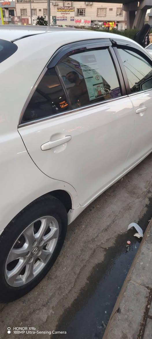 تويوتا كامري ٢٠٠٩ ابيض رقم دهوك باسمي  رقم دولي هزه جديده سنويه جديده تبريد تدفئه مكينه اربعه بيها ٣ قطع صبغ السونار موجود للتواصل *********** او ***********  السعر ٩٣ وبيها مجال  مو شراي لا تتصل رجاء
