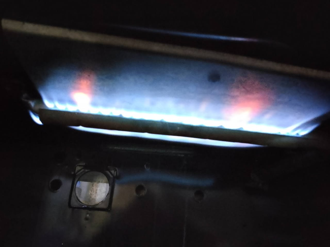 السلام عليكم متاح طباخ مصري مال بيت نضيف جدا وشرط كلو شغال فول السعر قفل ٢٠٠ مكاني قرب حي القاهره للاستفسار اكثر خاص


**إذا كنت صاحب هذا الإعلان وتريد حذفه لأي سبب، رجاءا أرسل رسالة إلى الدعم الفني**