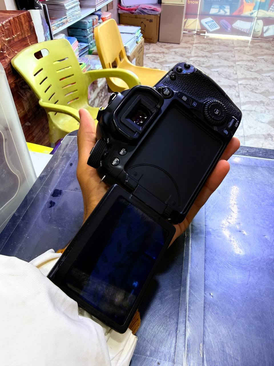 ⬇️كانون70D مع عدسة 70/300 دبل سبلايزر(مانع اهتزاز) 
الكامرة والعدسة مثل ما شوف بالصور فول نظافة 

⬇️ملحقات
(حزام كتف- شاحنة- بطارية- رام الاصلي 16- هود عدسة
توصالة تحويل صور الاصليةحقيبة كتف قباقة عدسة ولبدي) 

✅تريد تاخذ بس العدسة عادي
✅تريد العدسة والبدي هم عادي
✅الشتر قليل لكامرة ماخذها لوك ما متعوبة 

📍مكاني الديوانية - الحمزة الشرقي 
السعر ولـ تفاصيل اكثر راسلني  خاص وبيك خير وتدلل


**إذا كنت صاحب هذا الإعلان وتريد حذفه لأي سبب، رجاءا أرسل رسالة إلى الدعم الفني**