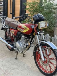 دراجه سافان موديل 2024الدراجه نضيفه معدل شلعه فول السعر 800او بيها مجا...