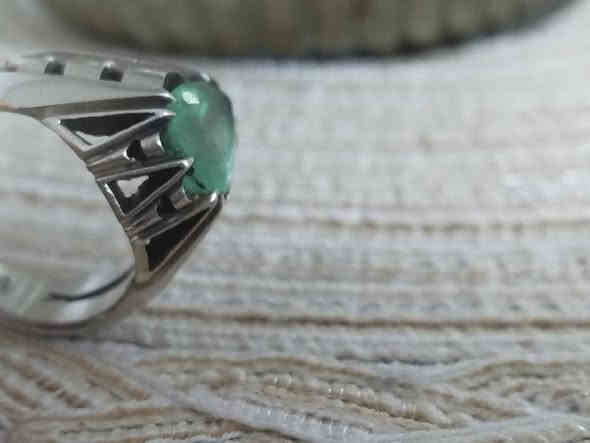 خاتم زمرد كولمبي اصلي شرط الفحص قطعة نادرة
للتواصل واتساب ***********
