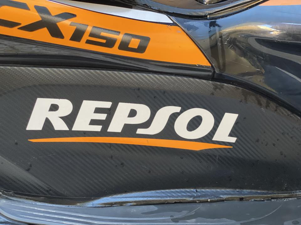 سلام عليكم
بي سي اكس جيل اول ياباني
الدراجه فول شلعه 
حساس ازدحام
ستاند كهربائي 
الدراجه موشمهً
سواداتً كاربون فايبر طافي 
ماصداً متغير ٧ الوانً
كفراتهاً مبدله 
الدراجه بحالة الوكالهً
جيب أقوى فيتر وتعال افحص 
السعر ١٣. ونص /يعني ١٨٩٠ وبيها مجال 
بس الوشم والكفرات كلفتني فوك ال٣ أوراق 
عنوان /بغداد /مدينة الصدر 
الاستفسار
***********
