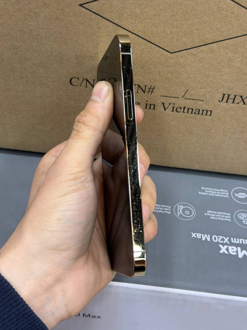 12 برو
ذاكره 128 بطاريه 79 ممفتوح 
ب350 الف مكاني بغداد البنوك
***********
