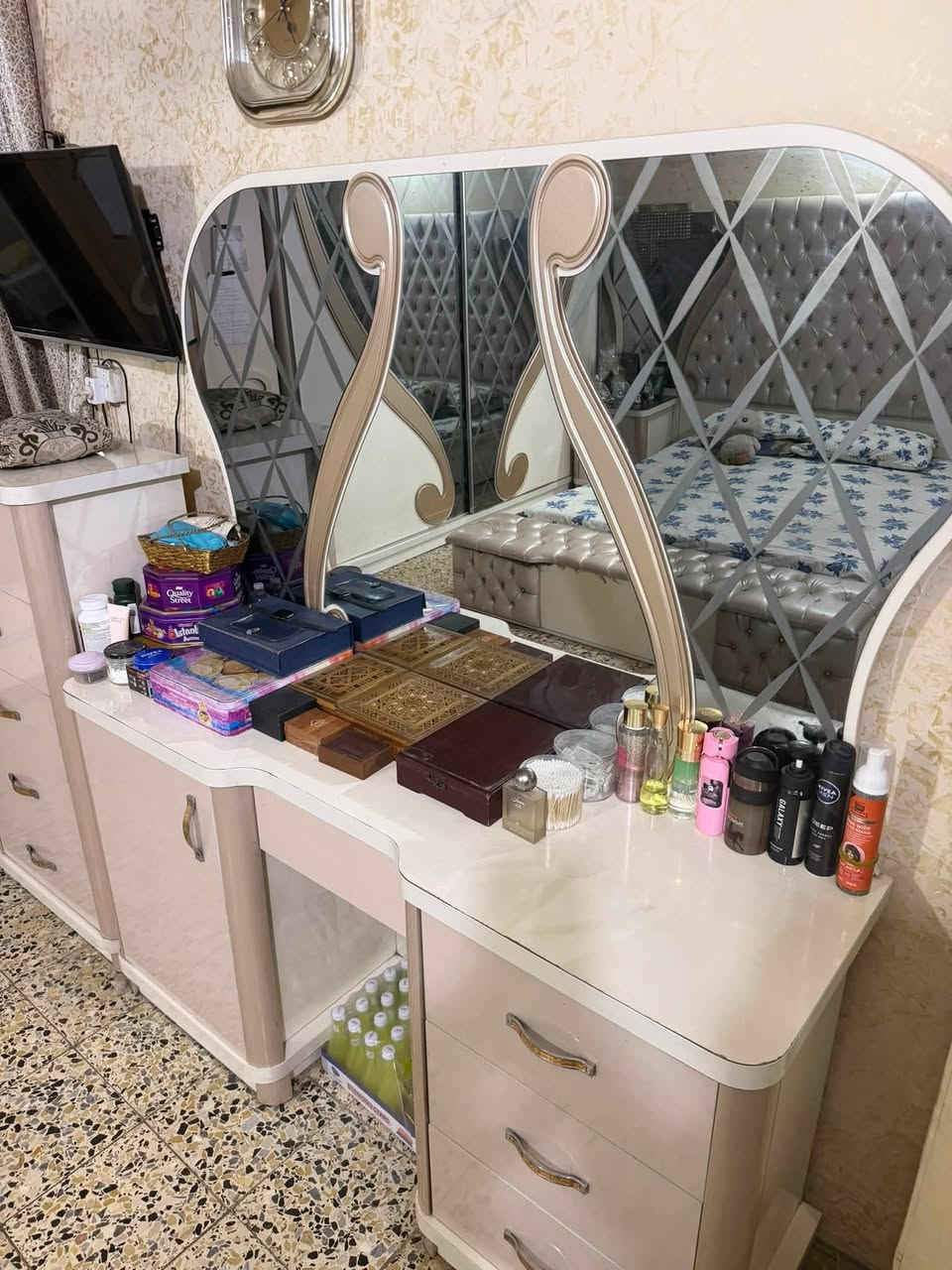 السلام عليكم غرفه نوم للبيع نوع تركي اصلي خمس قطع + ثنين كومدي ملتصق براس الجرباية
السعر :750  الف 
العنوان بغداد / الحرية دور نواب ضباط


**إذا كنت صاحب هذا الإعلان وتريد حذفه لأي سبب، رجاءا أرسل رسالة إلى الدعم الفني**