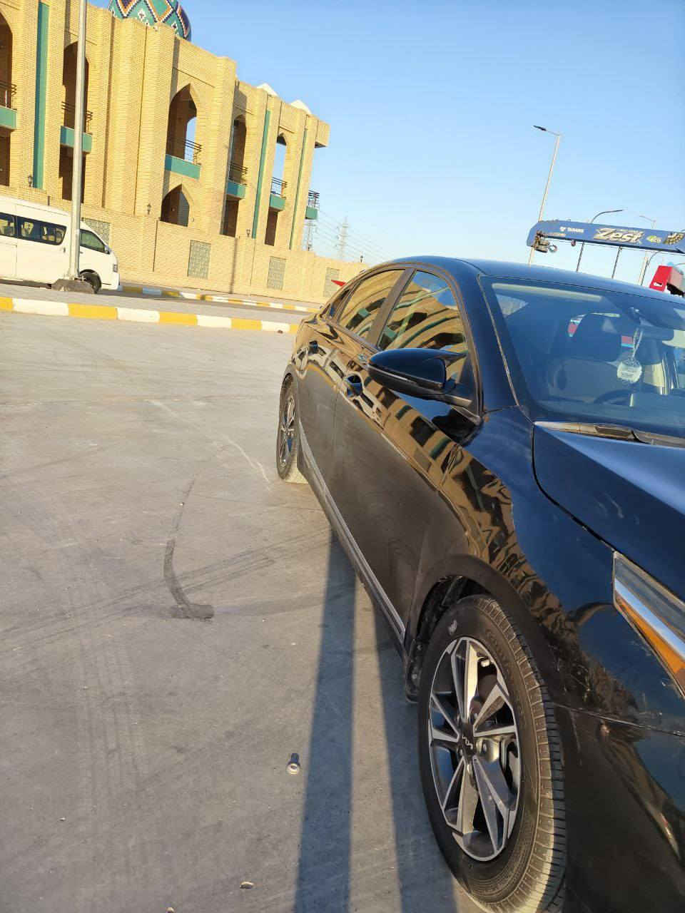 كيا فورتي امريكي موديل2022
السياره جديده مابيها اي شي ضربتها جاملغ امامي  معدل ع بارد وسونارها موجود  
رقم الهاتف ***********
