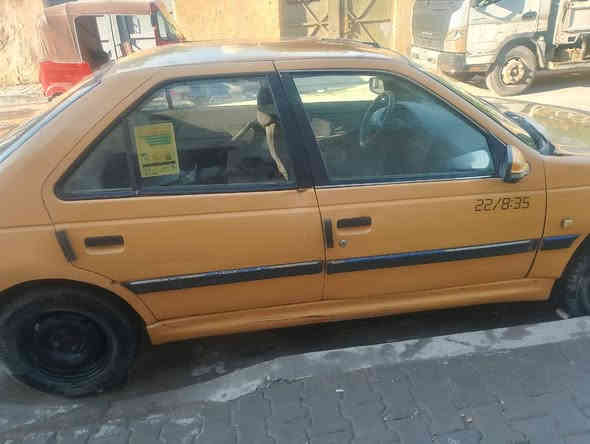 بيجو بارص موديل ٢٠١١ سيارة كير ومحرك وتبريد وكهربائيات وصدر وتخم تاير  كلة ممتاز بس ينرادله تعديلات بالبدي  بيه بنيد طار اثناء مشي السيارة  وكسر الجامة الامامية وبدلته ابجامة جديدة رقم انكليزي بغداد سنوية باسمي لغاية ٣٠٢٨ سعره ٣٠ ورقة وبيه مجال  *********** هذا رقمي
