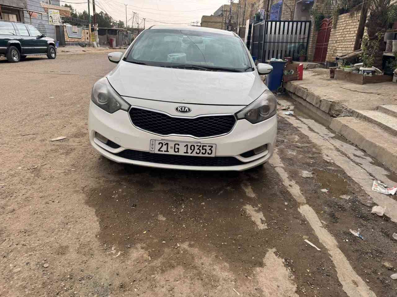 السلام عليكم

سيراتو 2014 خليجي

محرك 1600 ما مفتوح

مكفوله كفاله عامة عدا شويه تكحيلات بسيطه

محرك كير حدادية تبريد كهربائيات كلها جيد جدأ

تخم تاير جديد

سونار موجود. 

*********** بغداد, العراق
