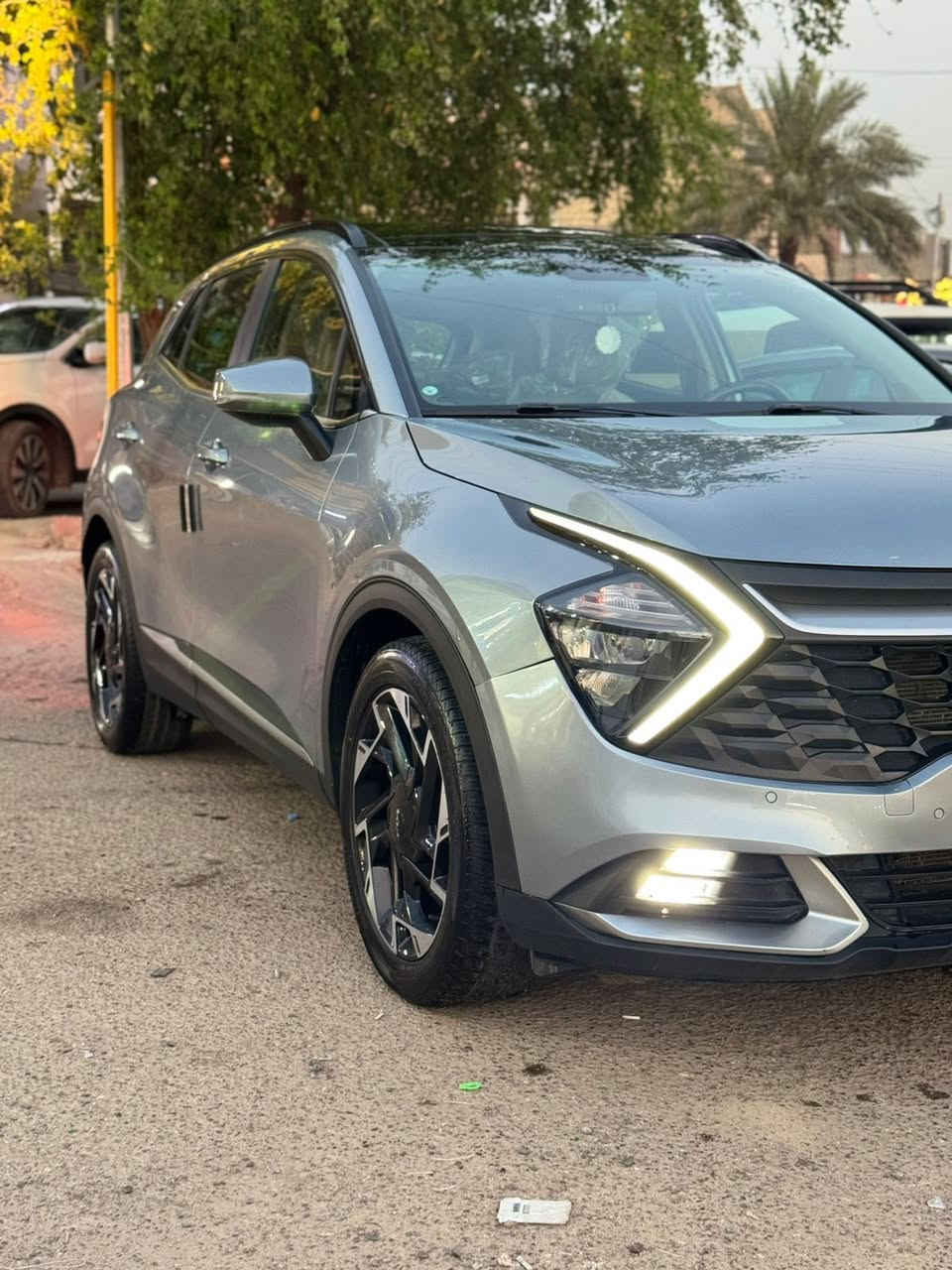 سبورتج موديل 2023 خليجي مكفوله من الصبغ
فووووول مواصفات للأخير 
بنوراما 
بصمه 
صندوق كهرباء 
حساسات امامية خلفيه 
وباقي المواصفات المعروفه 
السعرررر.      198 وبيها مجال قليل 
موقع السيارة بغداد الشعب 
للاستفسار ***********
