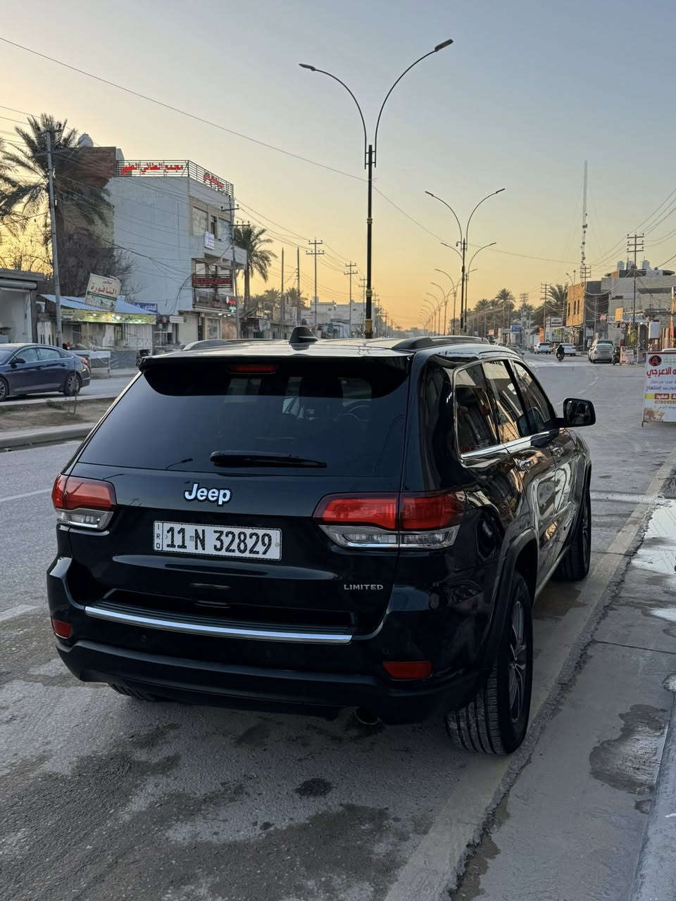 السلام عليكم
جيب كراند شيروكي لمتدد 2022
ماشيه 49 الف ميل 
بصمه + تشغيل عن بعد 
فتحه سقف سلايد روف  
بصمه ابواب + دخول ذكي 
كشنات جلد 
شاشه كاربلي + تحكمات 
كامره خلفيه دواره 
2 ويل  دفع خلفي 
كشنات تدفئه 
ستيرن تدفئه 
صندوق كهرباء شفط 
رادار + اشاره بالمراي 
رادار توقف خلفي اوتو 
ABS مانع انزلاق 
محرك 6 سلندر 3600 
حساسات امامي خلفي 
كشنات كهرباء + خزن ميموري 
تبريد قطعتين 
حساس ضغط التايرات 
تخم تاير جديد 
السنويه باسمي وتحويل مباشر 
مكاني كربلاء 
حادث السياره كلش بسيط وصوره موجوده بالمنشور
سونار ايضا مرفق بالمنشور 
لايوجد غير المذكور بالمنشور الباقي كفاله عامه من صبغ وتبديل ومحرك وكير   

*********** 

السعر 275$
