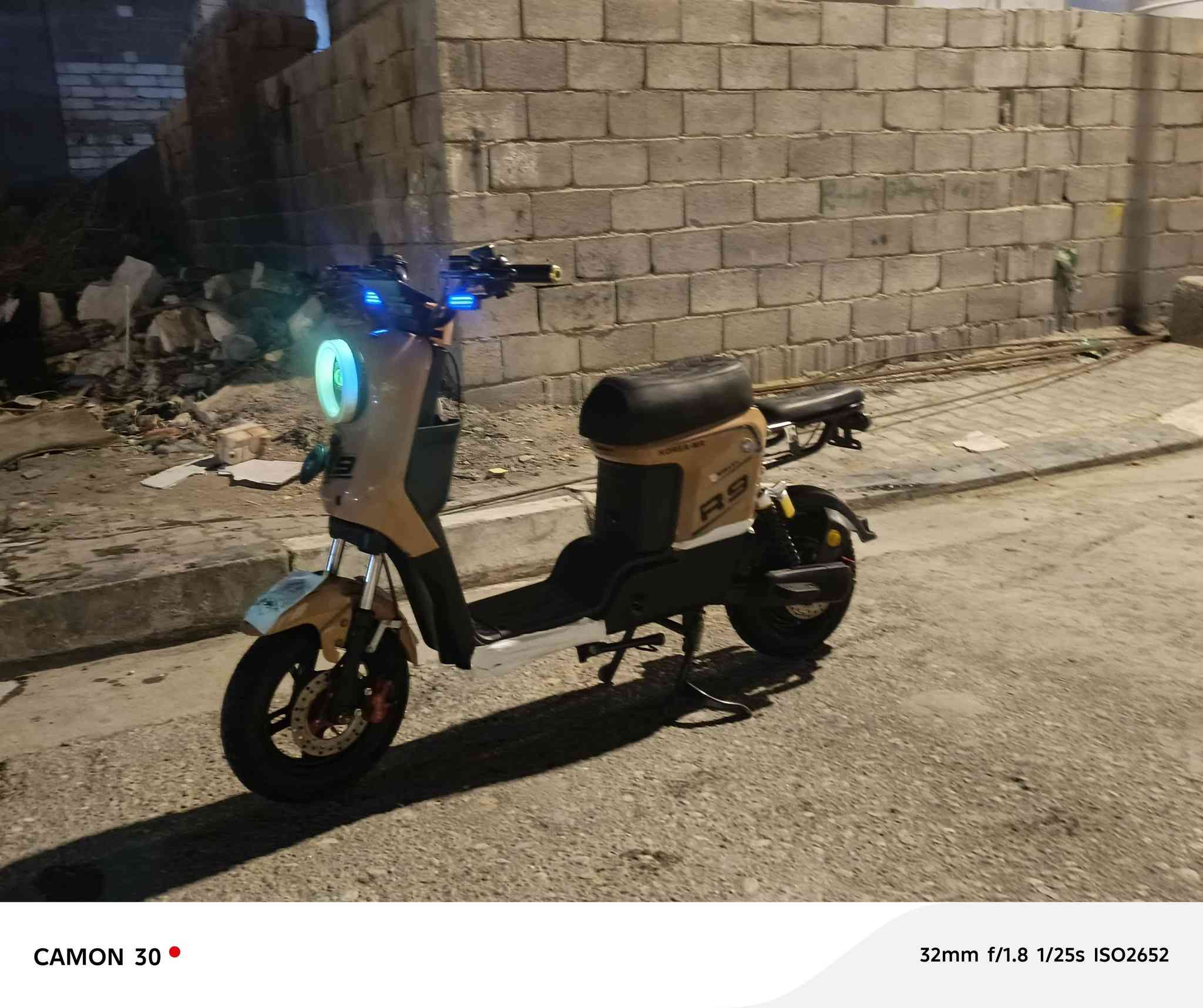 سلام عليكم دراجه ار تسعه للبيع دراجه جديد بطاريات جديد حجم ٣٢ كهربائيات كله جديد سعر ٤٠٠ وبيها مجال العنوان البصره اربع شوارع رقم الهاتف ***********
