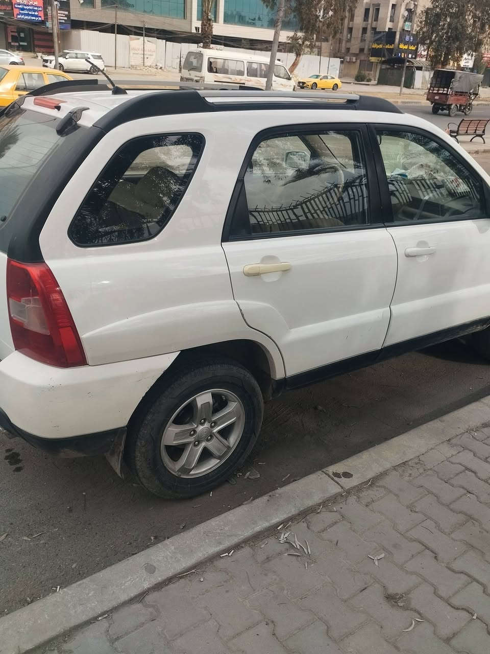 بسم الله الرحمن الرحيم
اللهم صل على محمد وآل محمد 
.................
السلام عليكم 
 سبورتج 2009 خليجي أربع دسك داخل صاج مرغوب
 فتحة شاشة كاملة المواصفات بدون صبغ  
سونار مرفق 
 محرك كير مكفولات من الفتح  تبريد ثلج   
صدر جديد 
دهن كير جديد 
ما بيها اي نقص 
سنوية هزة كله جديد 
السعر 127 وبيها مجال للطيبين 
المكان بعقوبة  ، تقاطع القدس 
***********
