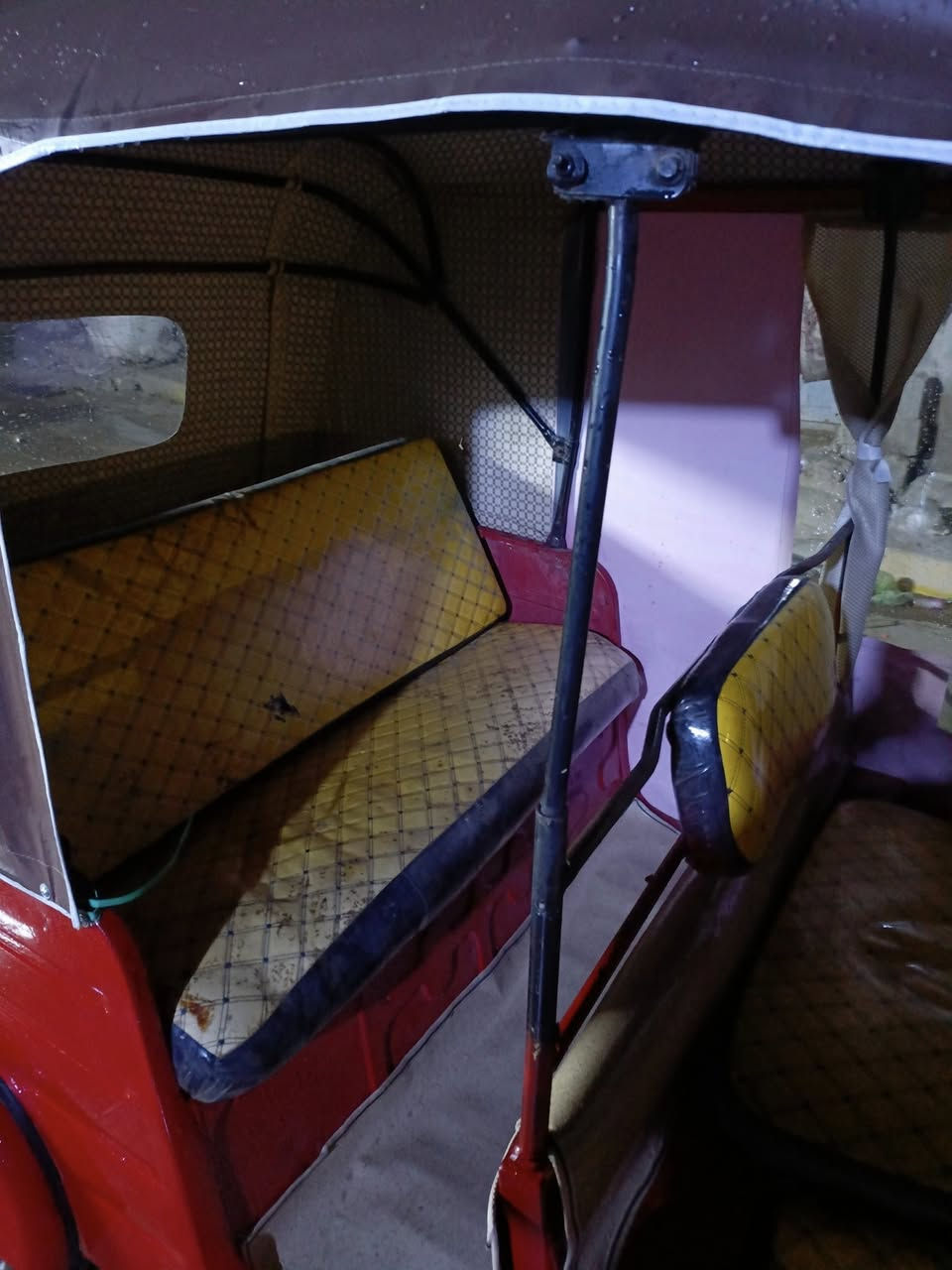 سلام عليكم تكتك للبيع مديل 17 تكتك خير من اللة معمرة عام تكتك جاهزة للشغل اوراق المصطفى السعر 3300 العنوان بغداد الفضيلية الرقم ***********
