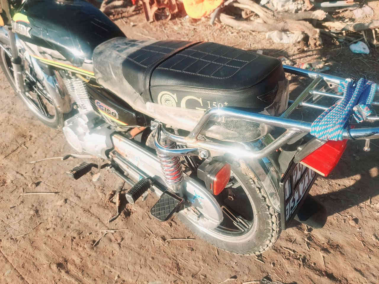 سافان خمسه كير للبيع مكان واسط المزاك سعر ١٣٠٠ مرقم باسمي ***********
