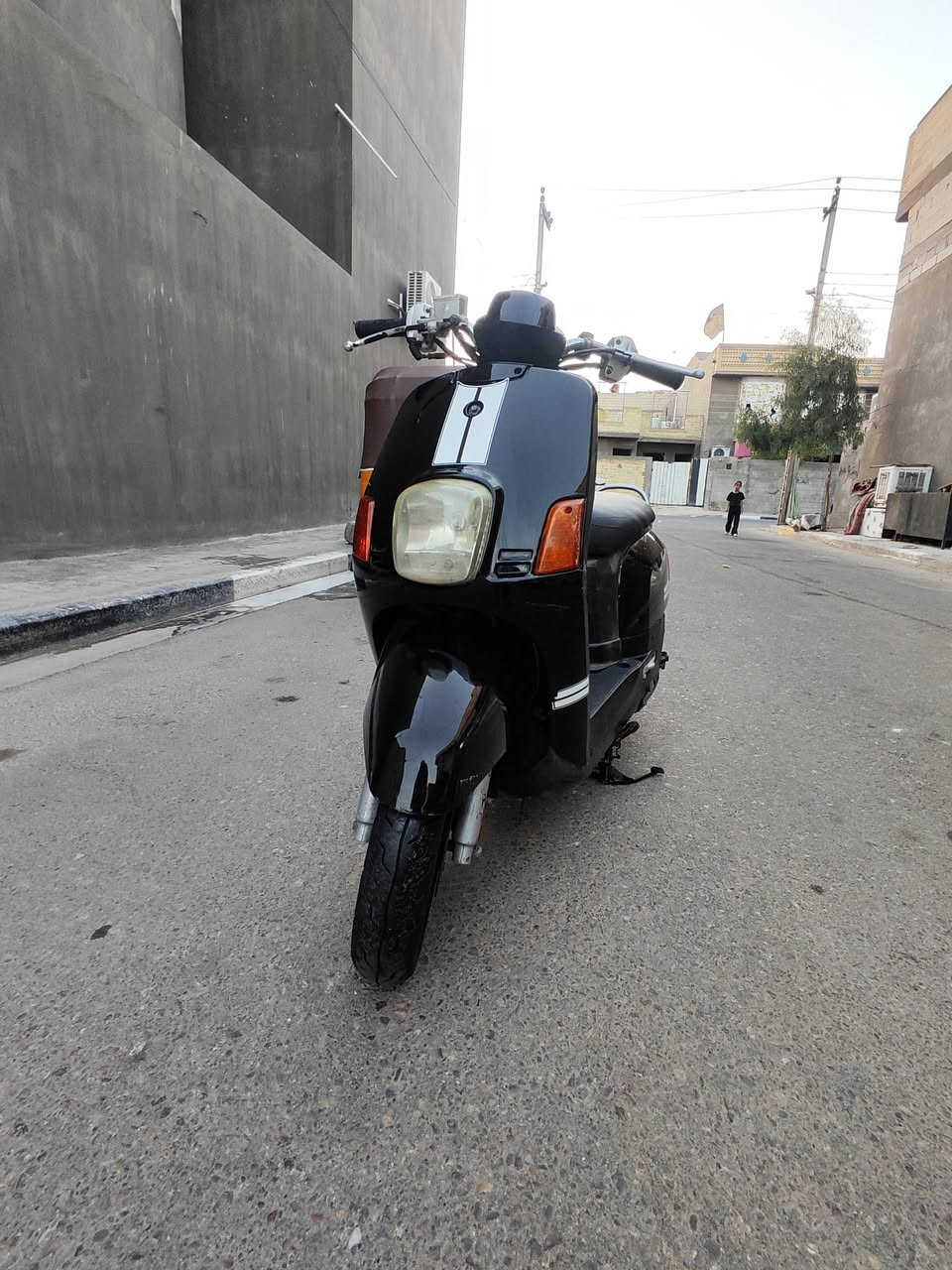 ماكس بوليسي كابريتر دراجه جديده ما مفتوحه كهربائيات كلها شغاله اي نقص ماكو عوزها باتري فقط عليها ويلكب اصلي تهم تاير جديد سعر600 وبيها مجال حق الجيه فقط الاستفسار *********** أو متواجد وتساب مكاني بصره حي شرطه قرب المعارض مال سيارات جديده مقابيل حيانيه
