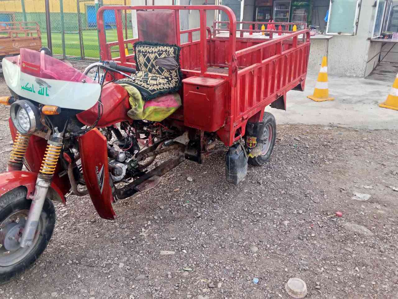 سلام عليكم ستوته للبيع فحل موديل 2017 محرك مكفول من تنقيص وتبخير بس يرادله تفيلس شاصي مكفول كهربأيات كلهة شغاله اوراق مابيهة مكفوله من سرقه لو شي اتكفل حلال وحرام العمر كله ستوته المكان بغداد الشعله السعر علا التصال الرقم ***********
