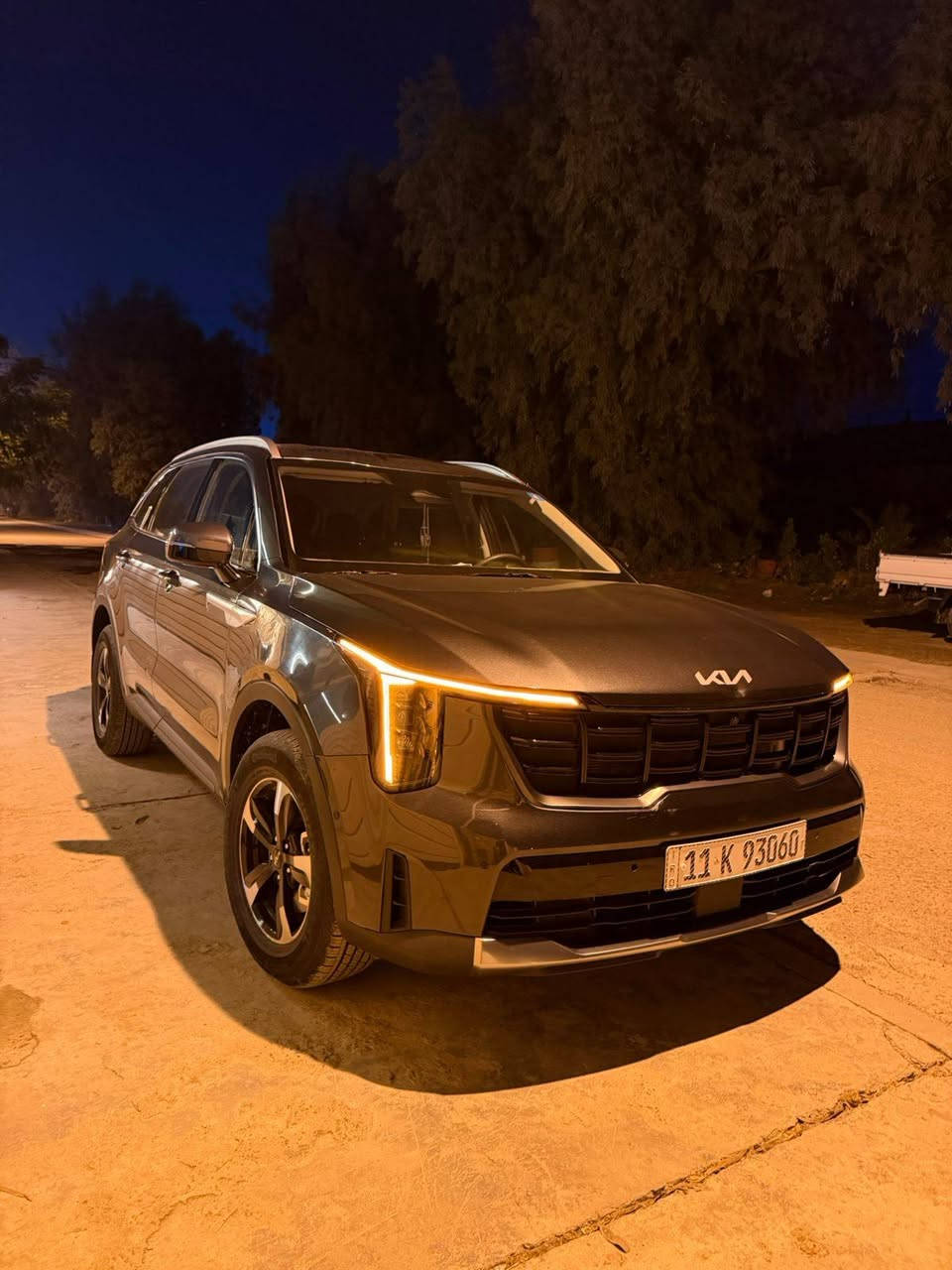 سلام عليكم سورنتو موديل 2024  مكفولة من صبغ
حادث بنيد فقط مبدل نفس اللون بدن دواخل بدون صبغ 
سيارة حلوه اخت زيرو ماشية 12 الف كيلو

مواصفات السيارة فول عدا الفتحة
محرك 2500 تنفس طبيعي
كير 8 نمر بصمه تشغيل بصمه بوب
كير عادي واتو + فور ويل
رادار امامي خلفي
شاشة متصله
7 انظمة قيادة
طبيعي - رياضي - اقتصادي- ذكي- تزحلق - دفع رفاعي -انحدار
كشن كهربائي تدفئة
7 راكب  قطعتين تبريد  تحكم ستيرن  تحكم تبريد شاشة لمس  وبعد بيها هواي مواصفات

السعر 258 وبيها مجال 
مكان السيارة بسامرة

***********
