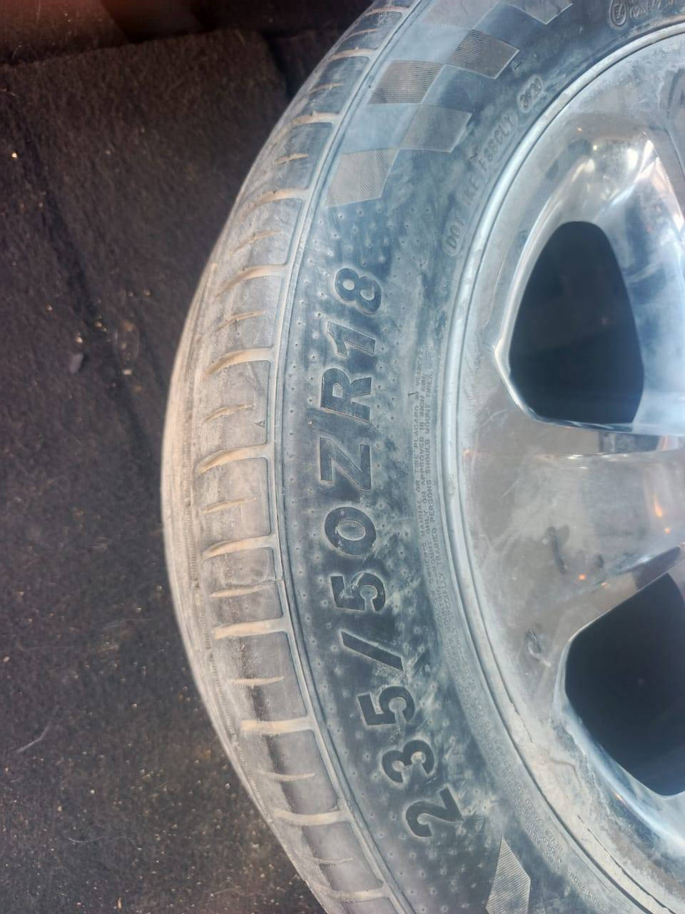 ويل مع تاير حجم ١٨ دورنكو جيب يشتغل كامل بس اتشده ١٦٠ الف  مكاني النجف ***********
