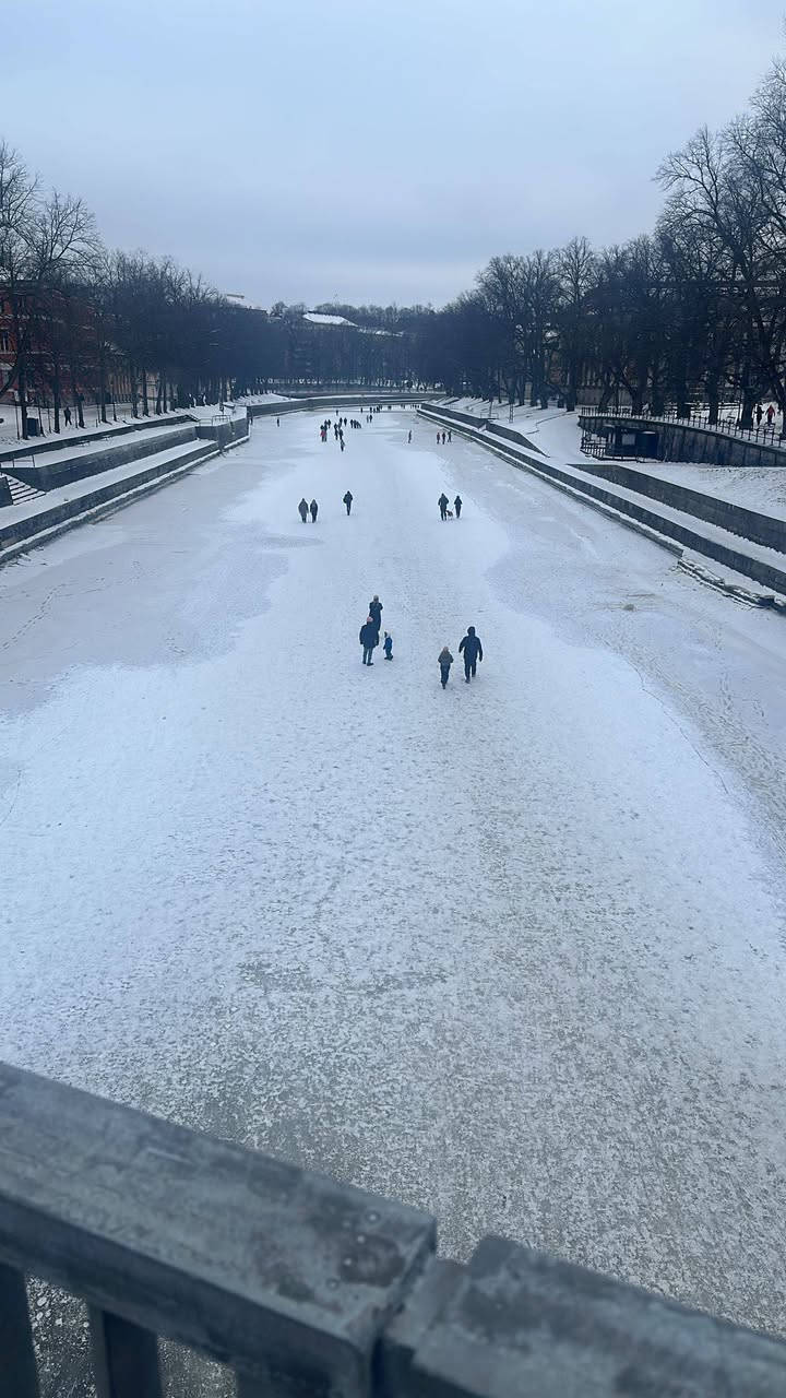 دراجة هوندا 1100 ST التواصل ***********
