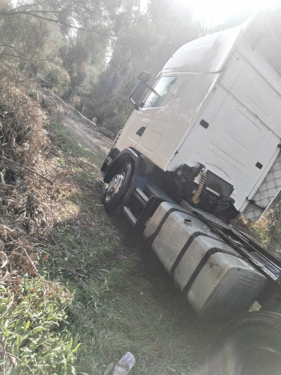 سكانيه للبيع محرك ٦انجكتر موديل ٢٠٠٠ رقم واسط شرط تحويل هزه جديده سعره ١٥٠ وبيه مجال مكان بابل النيل ***********
