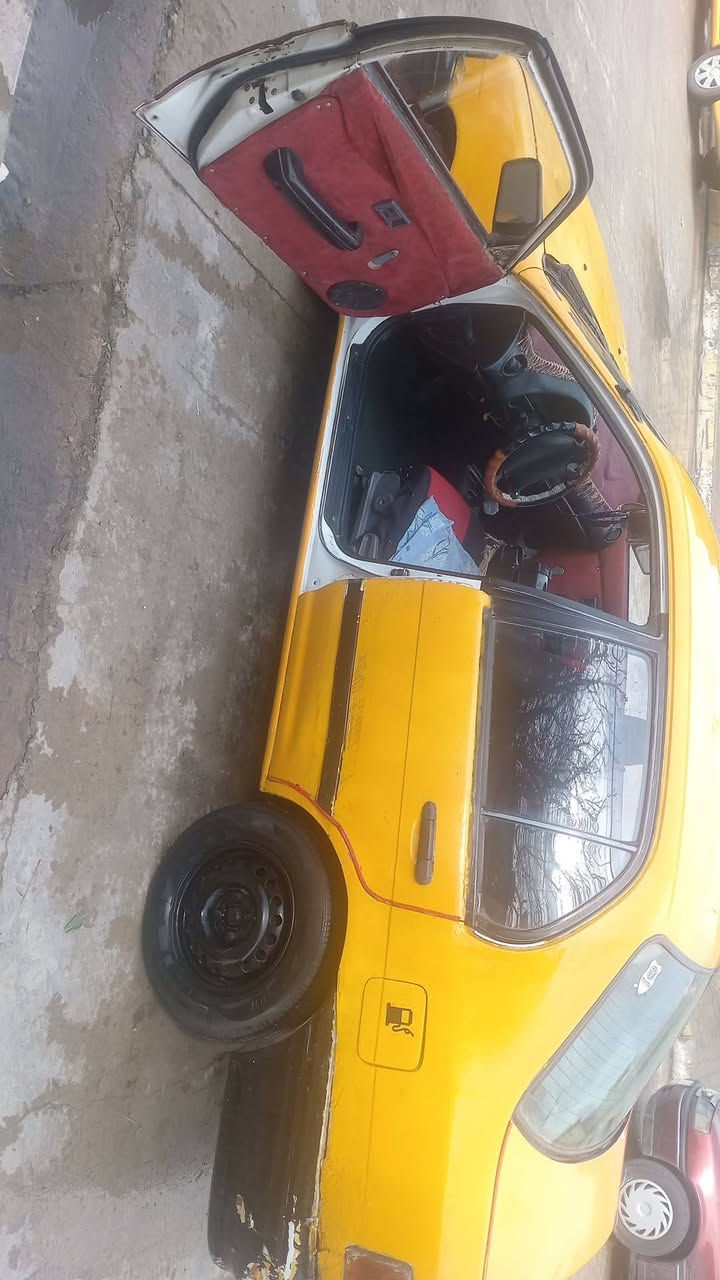 سلام عليكم سياره كورولا ٩٣ قديم اوتوماتيك رقم كركوك بسمي تحويل وكاله العنوان كركوك حي النصر الاتصال *********** السعر ٢٣ بيه مجال
