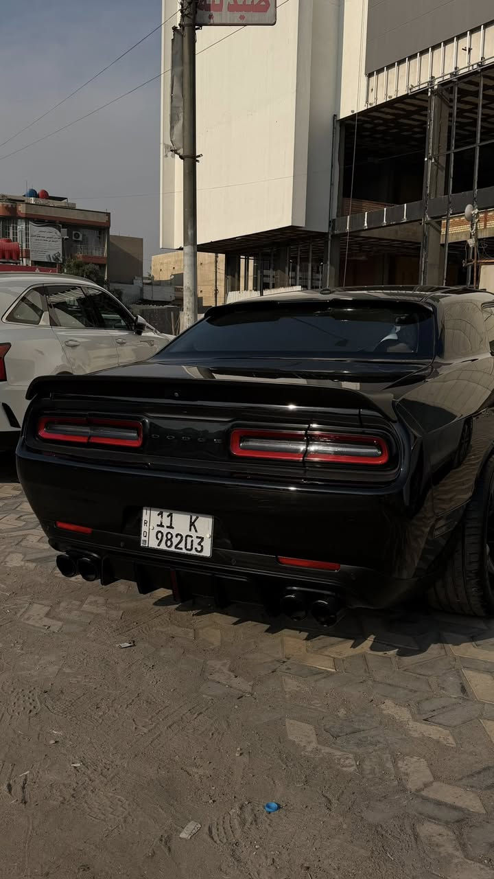 يا الله اللهم صل على محمد وال محمد

دوج جالنجر موديل 2023
اخر اصدار sxt
شاشه وسط
سستم سماعات الباين

السياره بيها جاملغ خلفي راجع نفسه تعمير درجه اولى على ايدي 
السياره ما بيها ايرباك ولا دواخل
فقط نص جاملغ
ماشيه 47 الف ميل
***********
مكاني بغداد شارع المغرب 
سعرها 227 قفل
