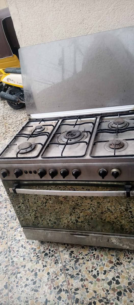 طباخ للبيع 
خمس عيون +فرن كلشي شغال شرط تجي تفحص 
كربلاء الامن الداخلي شارع الضغط قرب الجامع الاخضر 
*********** كربلاء, العراق
