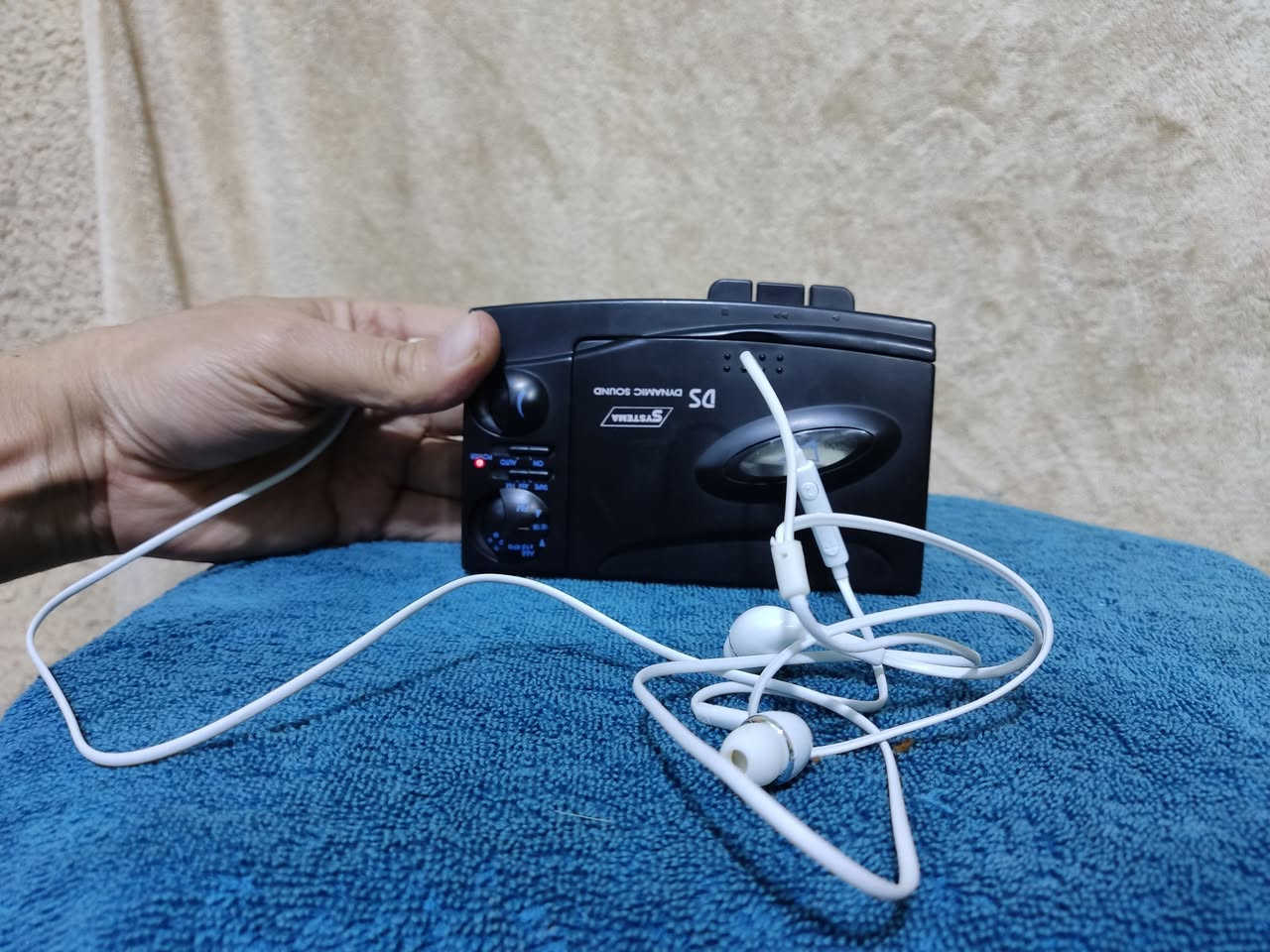 تابع الفديو رجاء
راديو مسجل مع الهيدفون
راديو شرط الشغل 
 ٢٥ مع التوصيل


**إذا كنت صاحب هذا الإعلان وتريد حذفه لأي سبب، رجاءا أرسل رسالة إلى الدعم الفني**