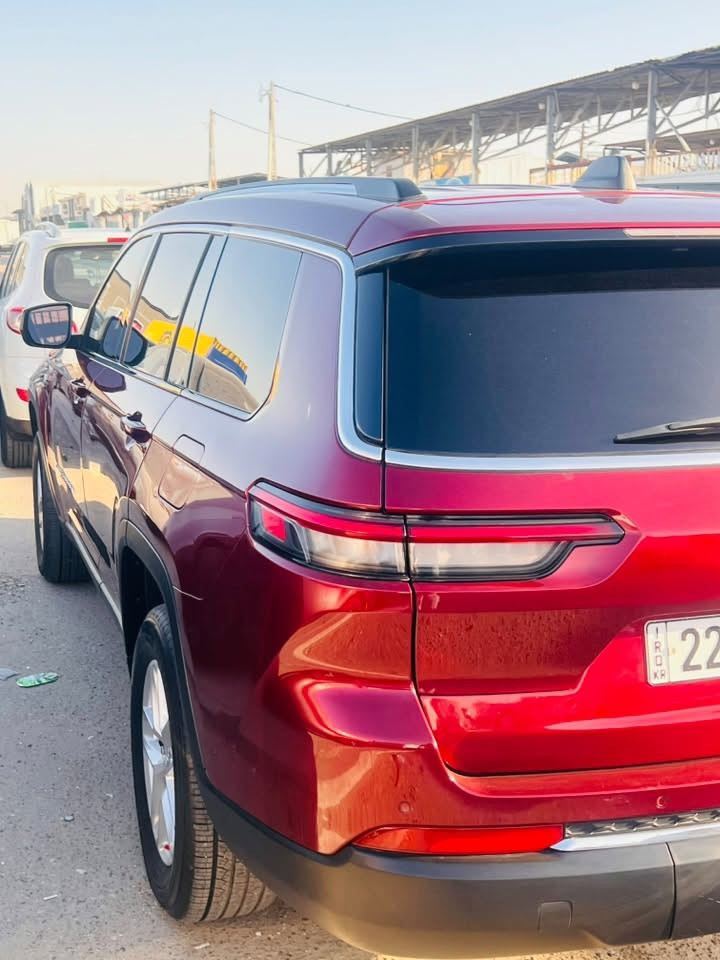 جيب  كراند شيروكي .
الشكل الجديد كليا   7   راكب.
الموديل : 2023. (وارد امريكي )
المحرك : V6.  3.6L . 
العداد :  40الف كيلو .
السيارة مكفوله من الحادث 
فقط حرق بل قاعتت الفيوزات ومبدله وكاله وثرء الحريق مصبوغ البنيد فقط
* دفع رباعي 4x4 . 
* رادار امامي مع مانع تصادم . 
* تحذير الخروج عن المسار . 
* تحذير النقطة عمياء  .
* ويل قياس 20 انج .*
*دشبول دجتل مع شاشه بمواصفات عاليه
* نظام الخرائط (GPS
* كاميرا داخلية محيطيه  360 درجه  . 
* كاميرا خلفية . 
* المصابيح الأمامية زنون .
* كشافات الضباب زنون .     
* تشغيل عن بعد .
* صندوق كهربائي .
*شفتات بالستيرن.
*الگير ماوس مع وضعيات قياده متعدده.
* مقصورة الركاب من الملكي المنفصل 
* حفظ وضعيات الجلوس (ميموري) . 
* المقاعد الأمامية كهربائية .
* المقاعد الأمامية تبريد وتدفئة .
* المقاعد الخلفية تدفئة .
*سايد بريك بصمه.
*فول تحكمات ستيرن امامي خلفي.
*عشره  ايرباك بالدشبول ولتكم ولكراسي
* سستم صوت Alpine . 
* انارة داخلية LED . 
* حساسات خلفية . .
* مكيف خلفي مع وحدة تحكم منفصلة . 
* تدفئة ستيرن . 
* مرايا متحسسه للضوء العالي . 
* مانع تصادم خلفي .
* بلوتوث تلفون . 
* محدد سرعة . 
* نظام التشغيل والاطفاء الاوتوماتيكي 
رقم اربيل تريد وكاله و تحويل 
بيع او مراوس حسب القناعه 
سعره ( 290) 
تصال (***********)

