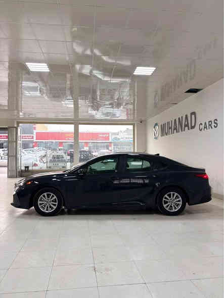 Toyota Camry  | تویوتا کامری
.
مودێل: 2025
.
رەنگ: سمنتی
.
مواصفات: LE + HEV  
.
محرك: 2.5L + Hybrid 
.
مایل 15000 mile
.
سیارە هەیکەل بێ سبغە ✅
بەس هەردوو دعامی سبغن
ئیرباگ سیستەم
.
رقم شاصی:
(4T1DAACKXSU117383)
.
سعر: 235$ و مجال.
.
(***********)    کورەک + واتساب.
.
زاخو - معرض ( مهندکارس) زاخو

